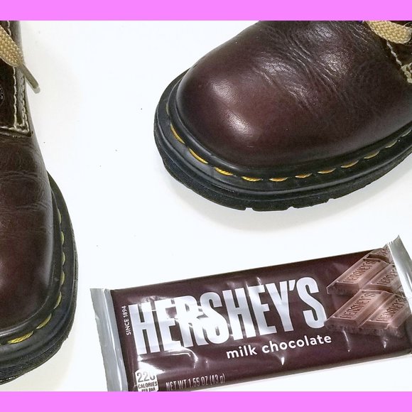 Size 6 US Women's Doc Dr. Marten's Brown Mahogany Heeled Heel Ankle Boots - Picture 15 of 17